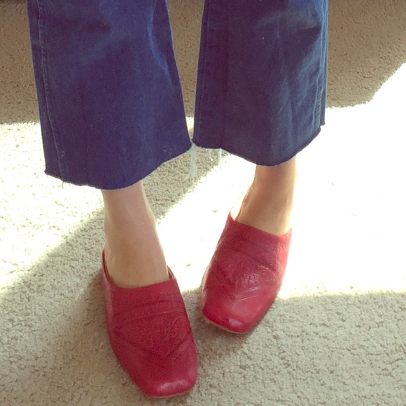 Vintage Shoes - Red leather slides